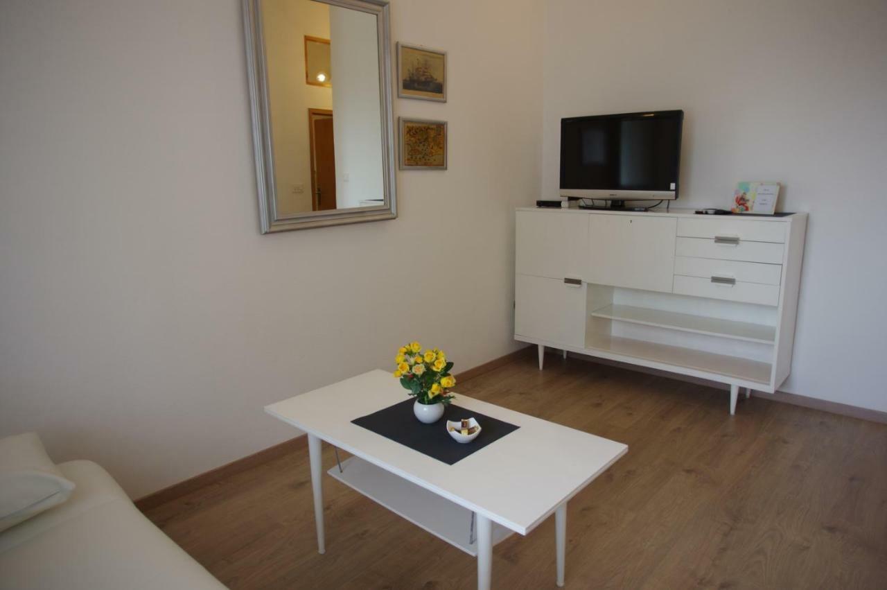 Apartments Sonja ポドゥゴラ エクステリア 写真