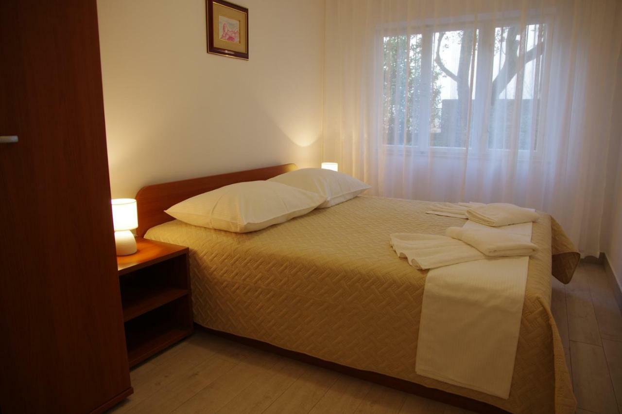 Apartments Sonja ポドゥゴラ エクステリア 写真