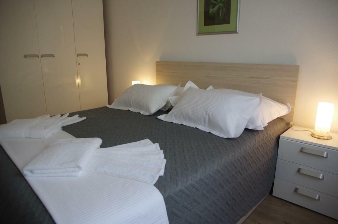 Apartments Sonja ポドゥゴラ エクステリア 写真